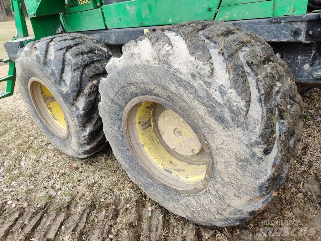 John Deere 1210 G 集运机