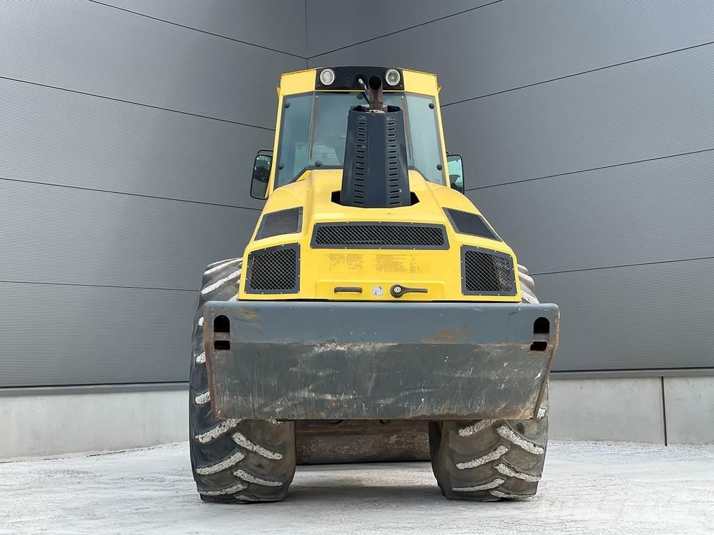 Bomag BW 216 DH-4i 单轮压路机