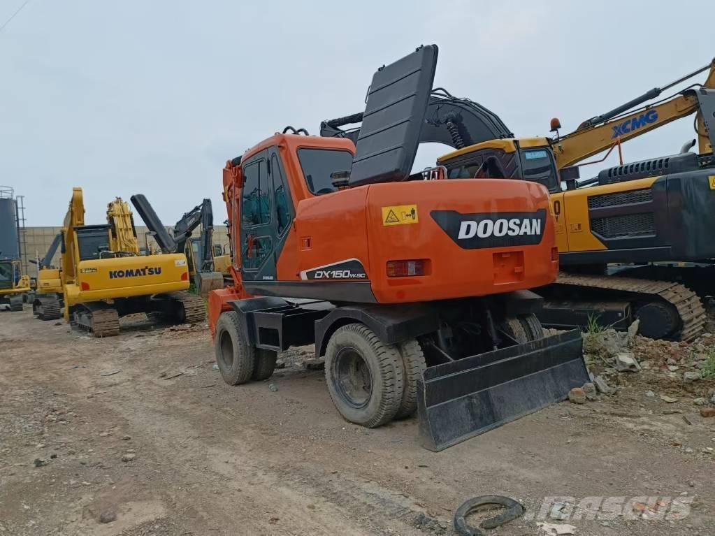 Doosan 150 W-7 轮式挖掘机