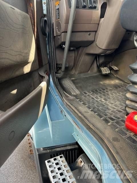 Volvo VNL 430 牵引车