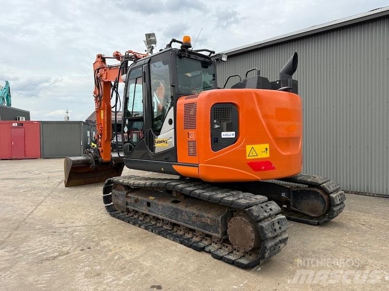 Hitachi ZX 135 US-6 履带挖掘机