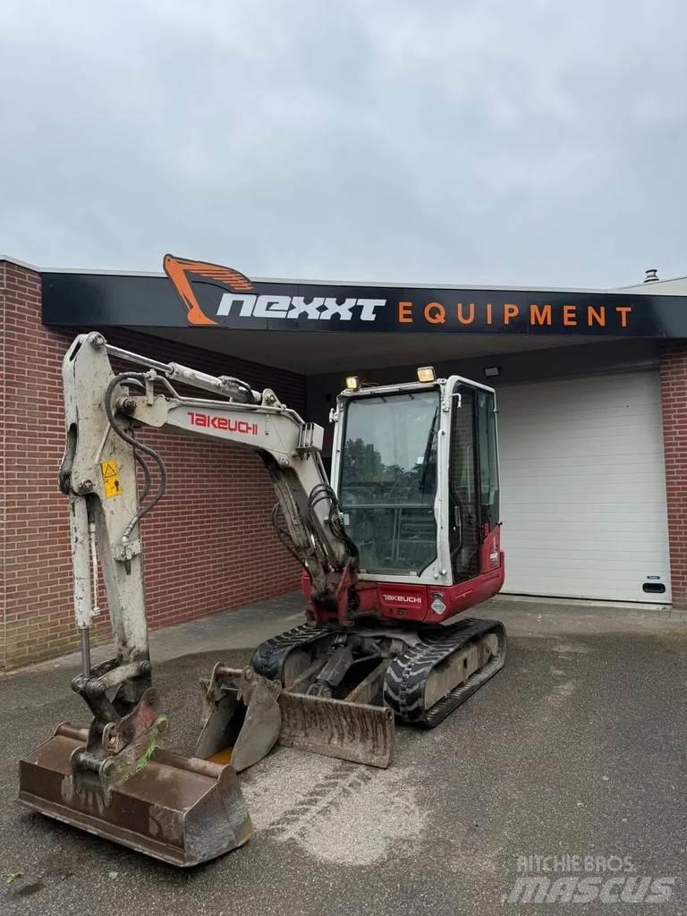 Takeuchi TB230 小型挖掘机