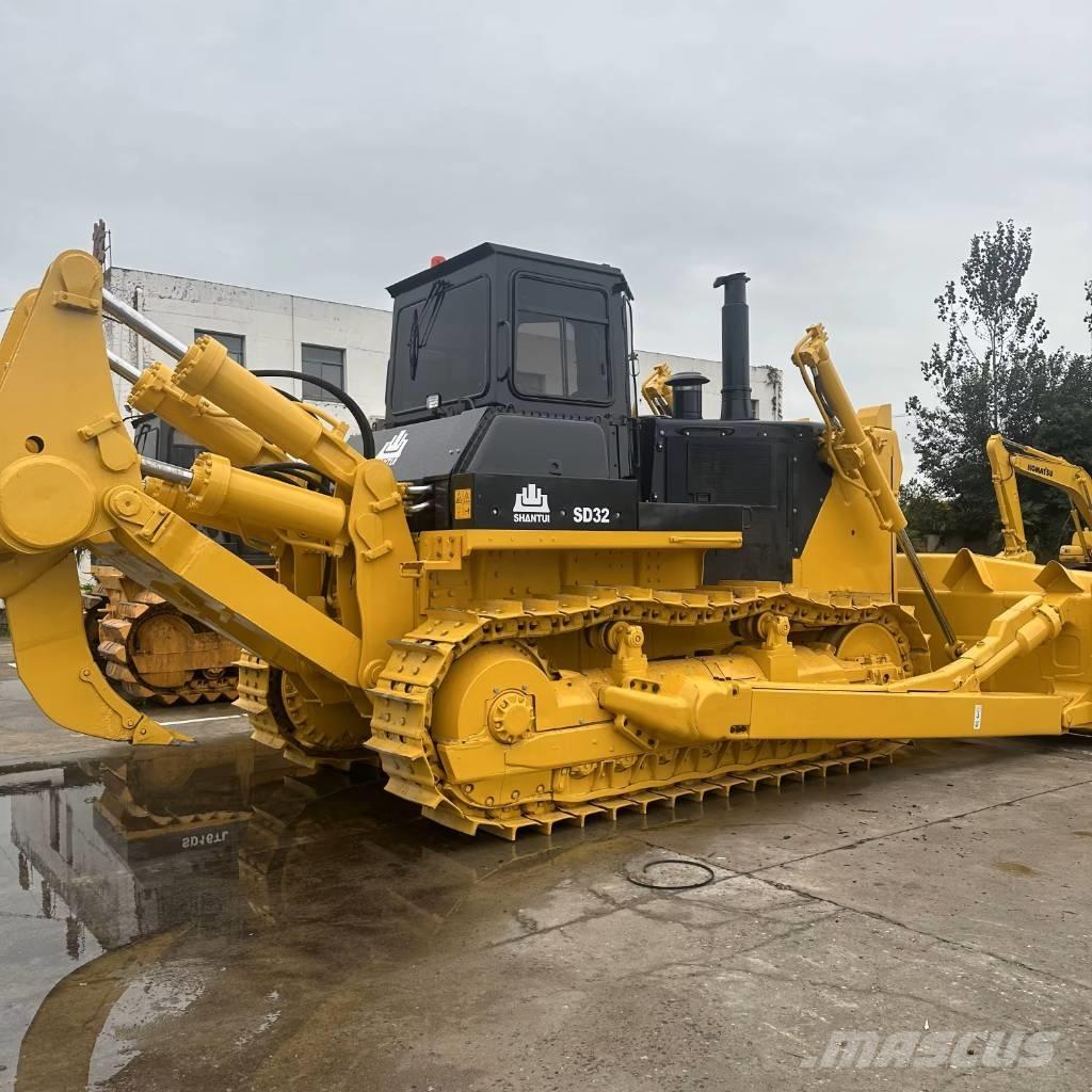 Shantui SD32 履带式推土机