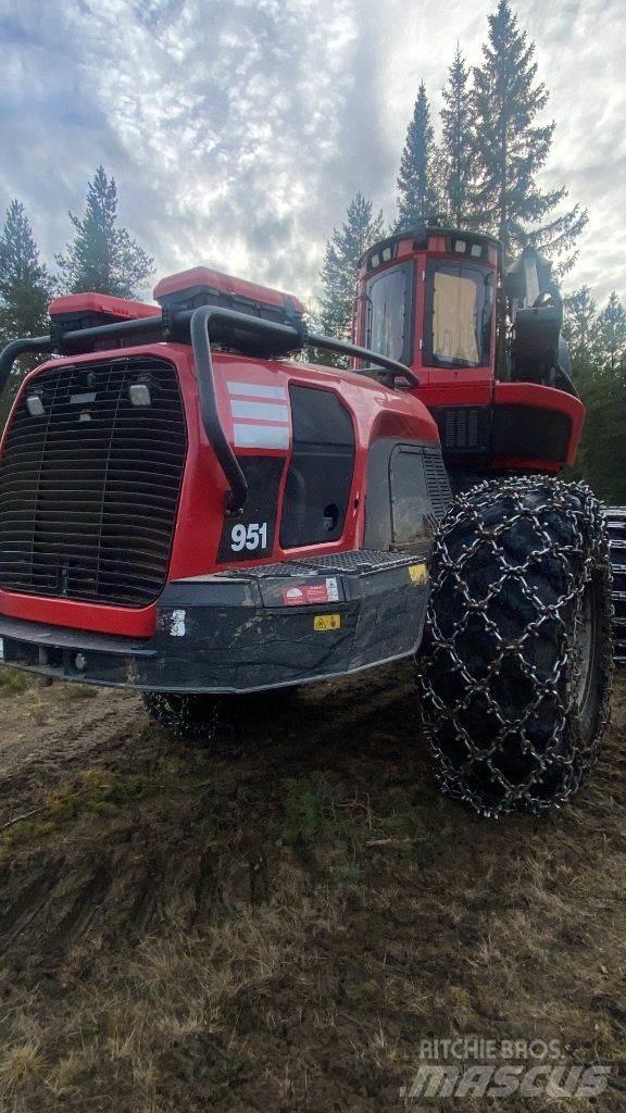 Komatsu 951 收割机