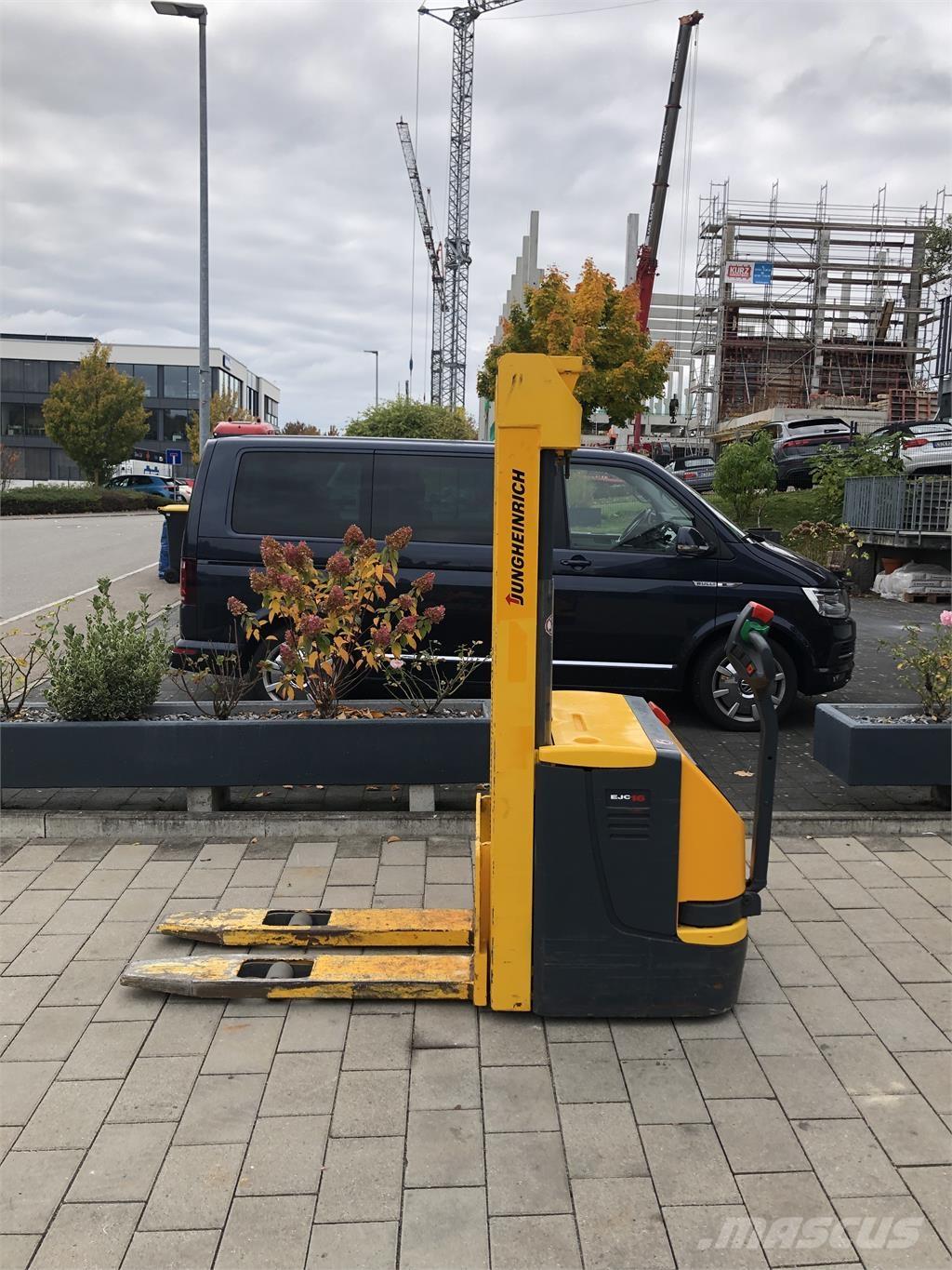 Jungheinrich EJC16 行走式堆垛机