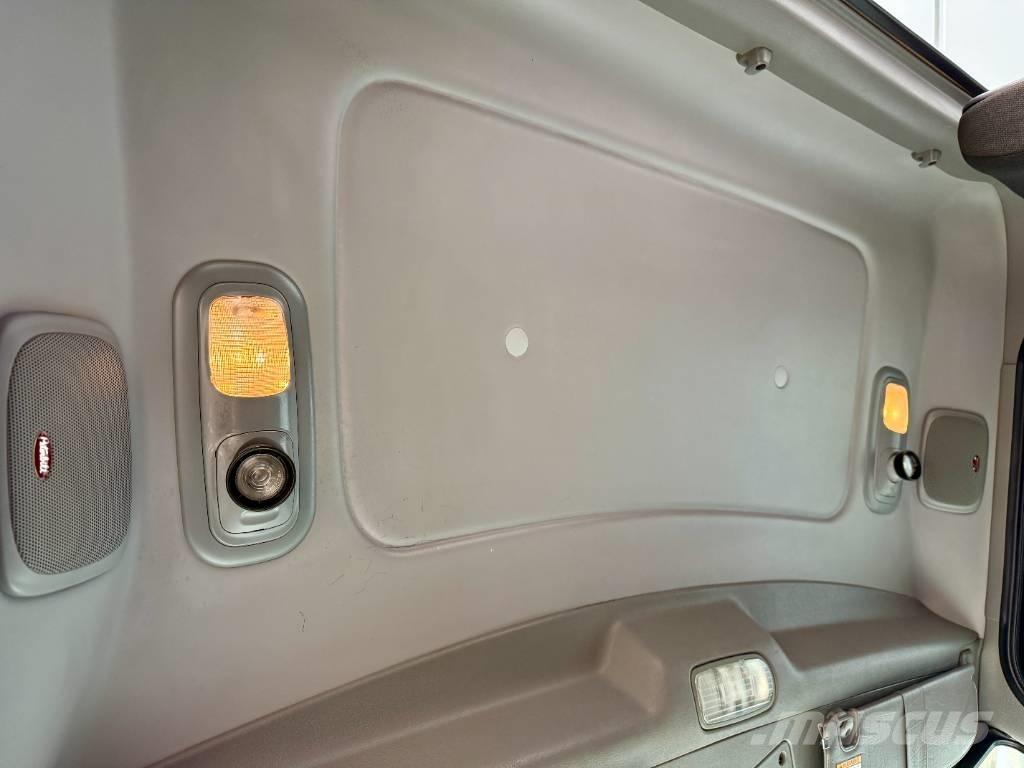 Peterbilt 389 牵引车