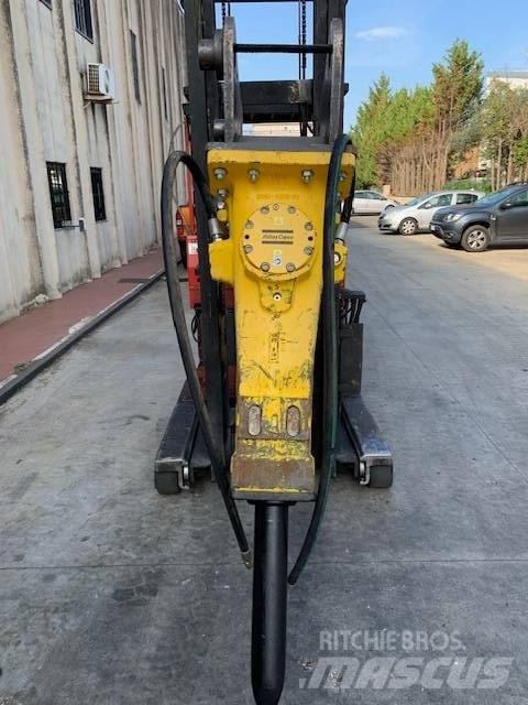 Atlas Copco SB 702 破碎锤