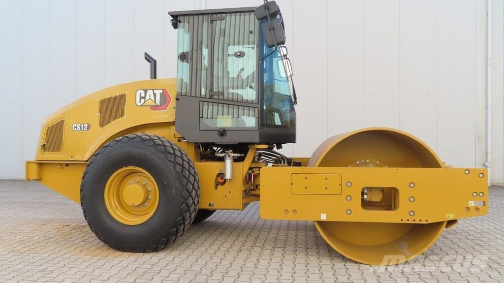 CAT CS12 单轮压路机