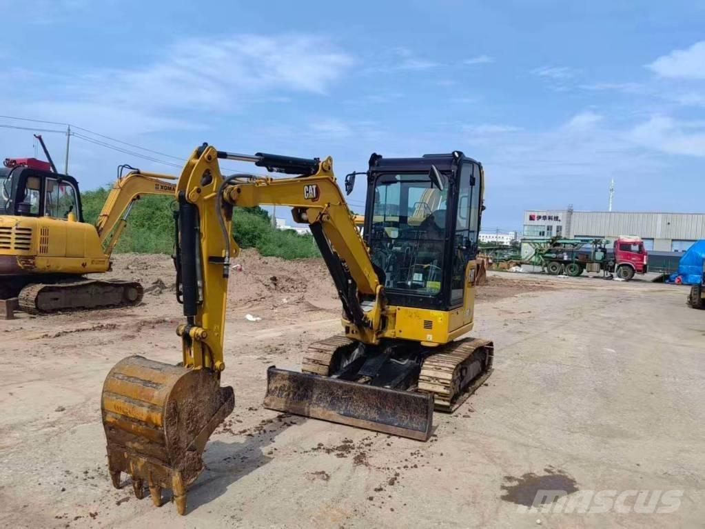 CAT 303CR 小型挖掘机