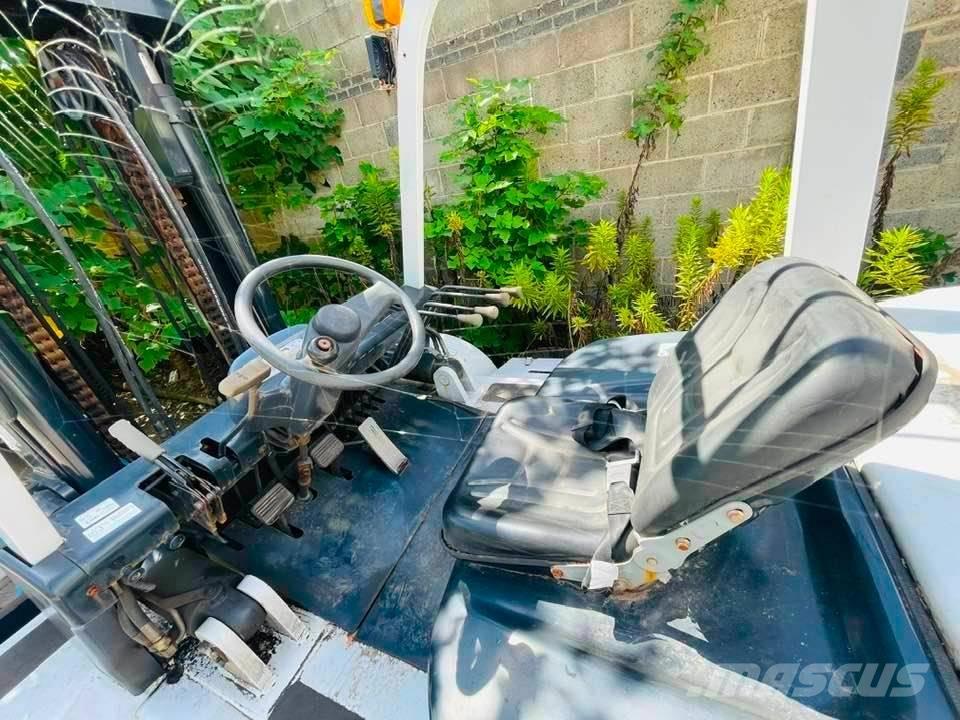 TCM FD100Z8 柴油叉车