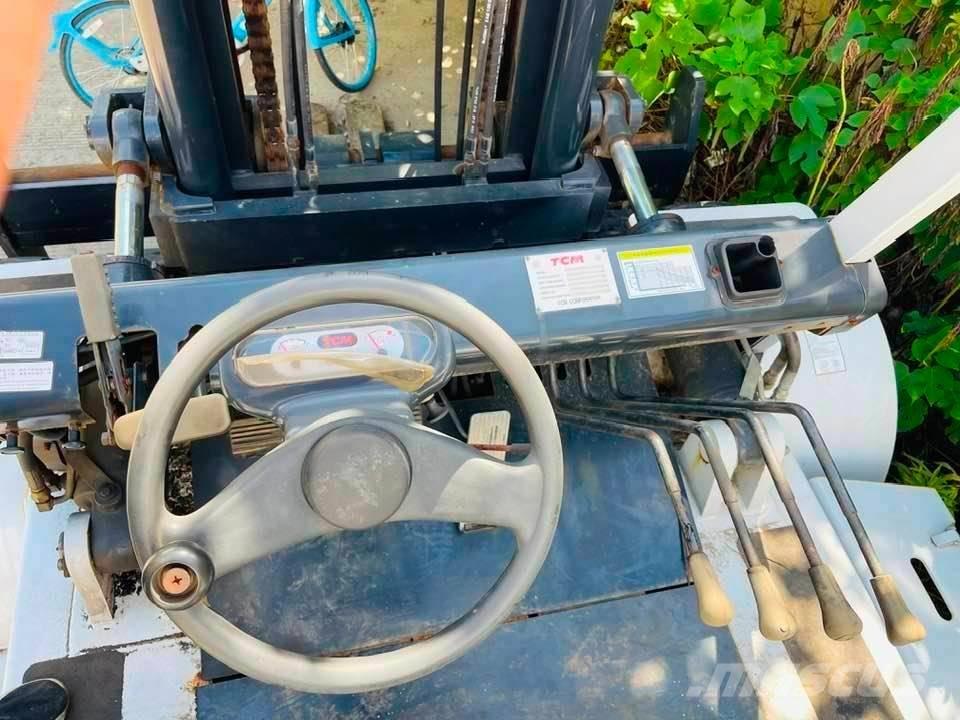 TCM FD100Z8 柴油叉车