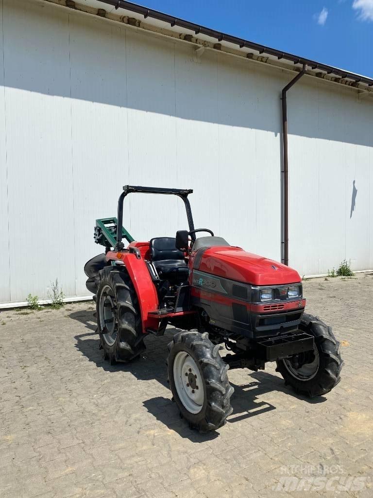 Mitsubishi MTR300 小型拖拉机
