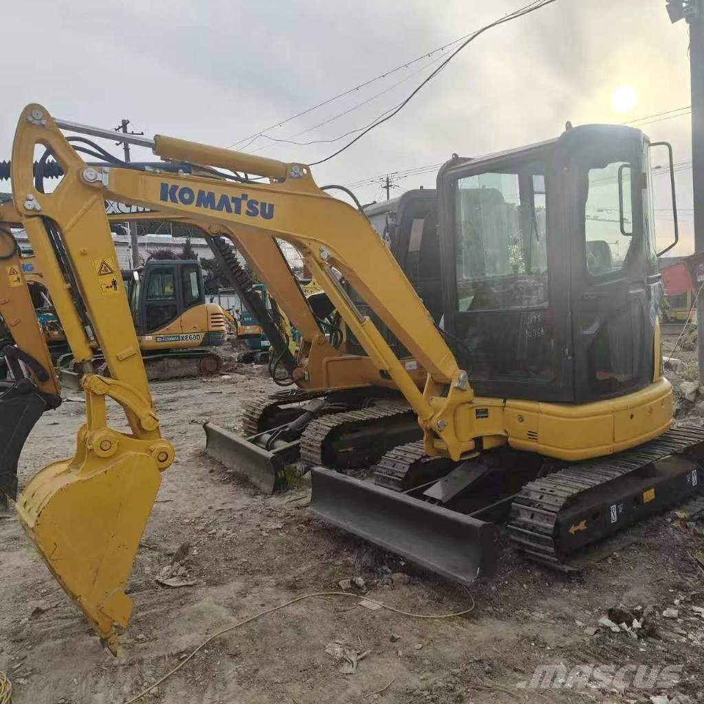 Komatsu PC 35 小型挖掘机
