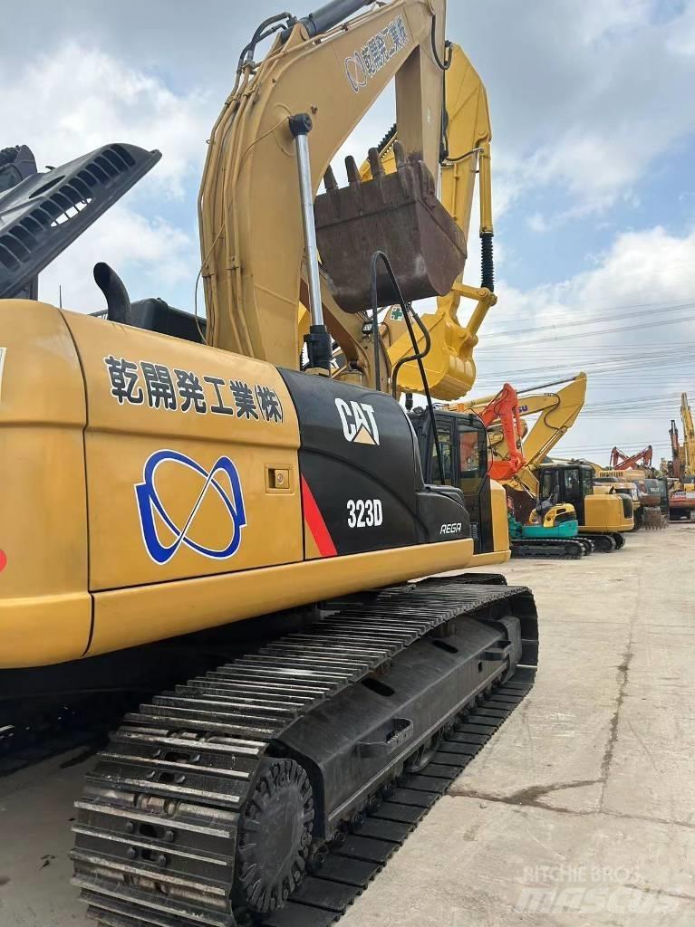 CAT CAT323D 履带挖掘机