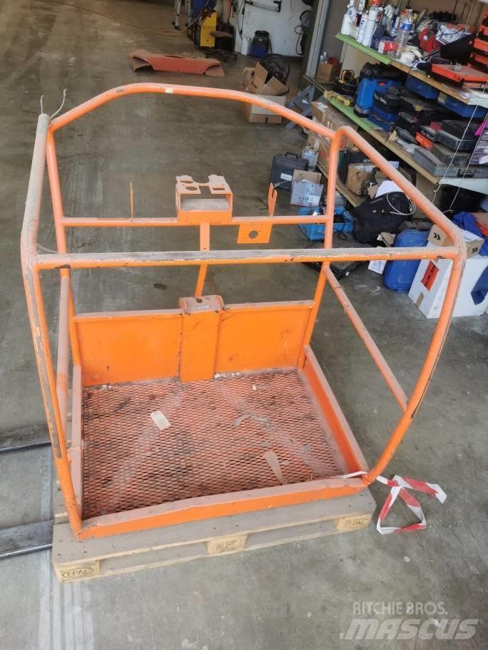 JLG Toucan 10 E 吊杆和铲斗