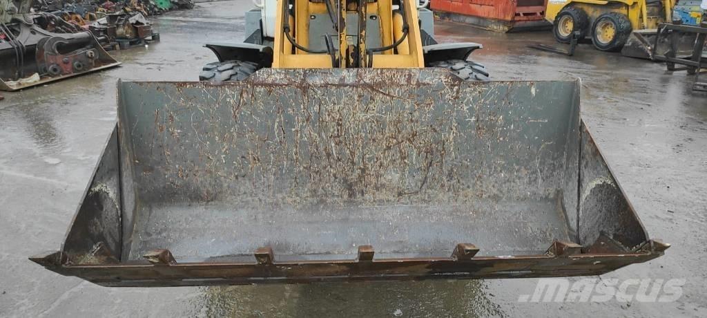 Liebherr L 506 轮式装载机