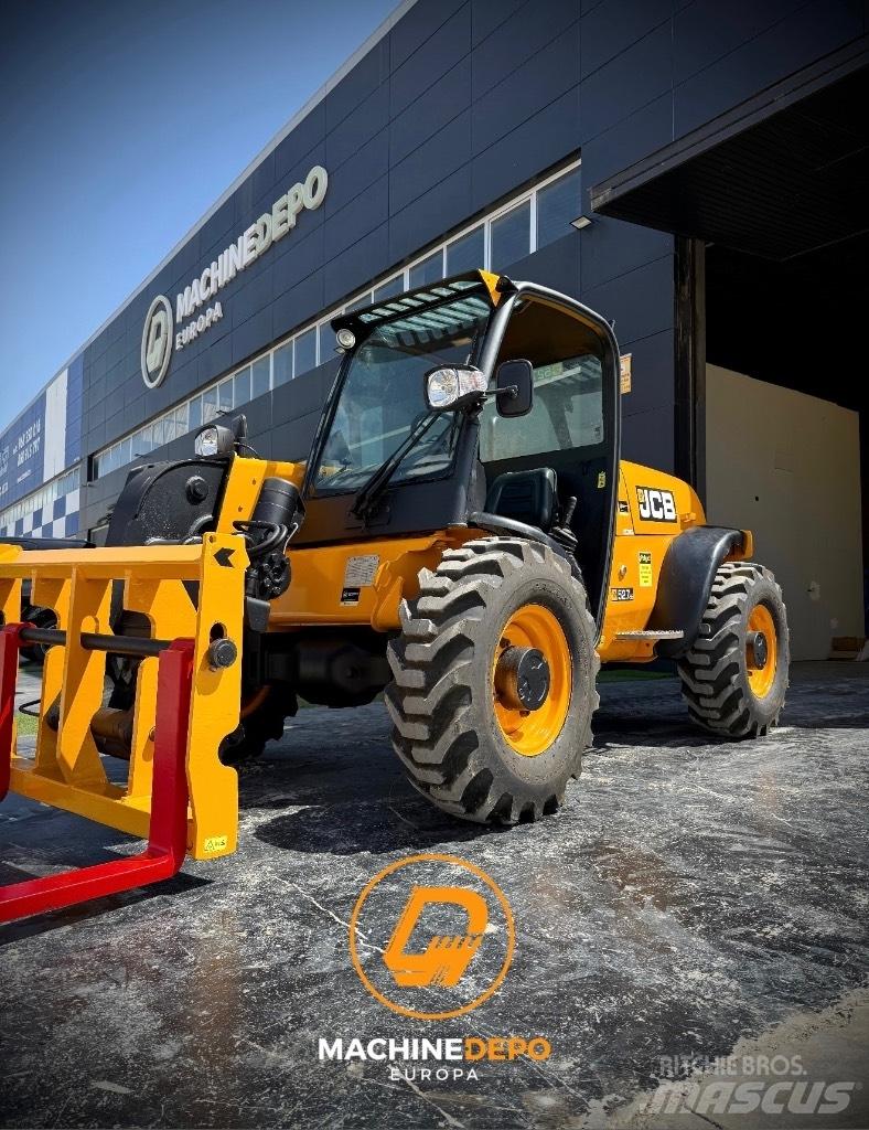 JCB 527-55 伸缩臂叉装车|叉装车