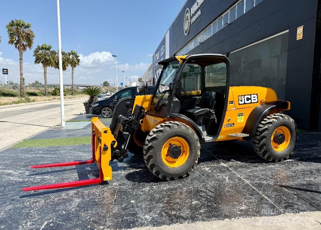 JCB 527-55 伸缩臂叉装车|叉装车