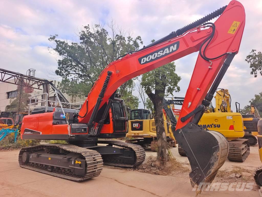 Doosan DX225LC 履带挖掘机