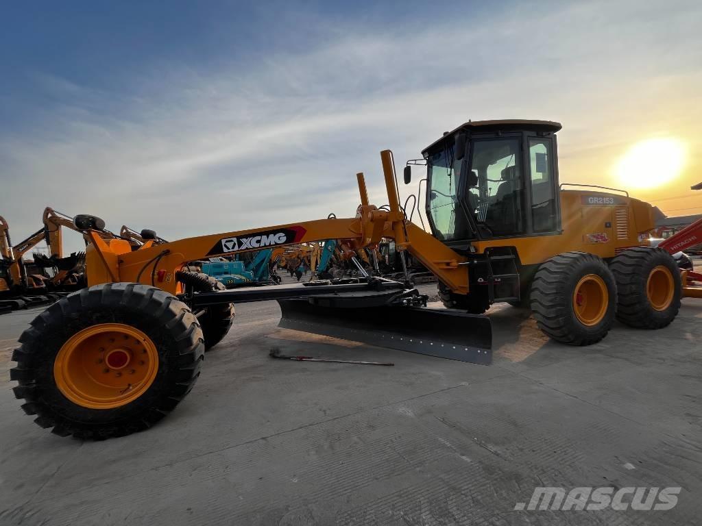XCMG GR 2153 轮式推土机