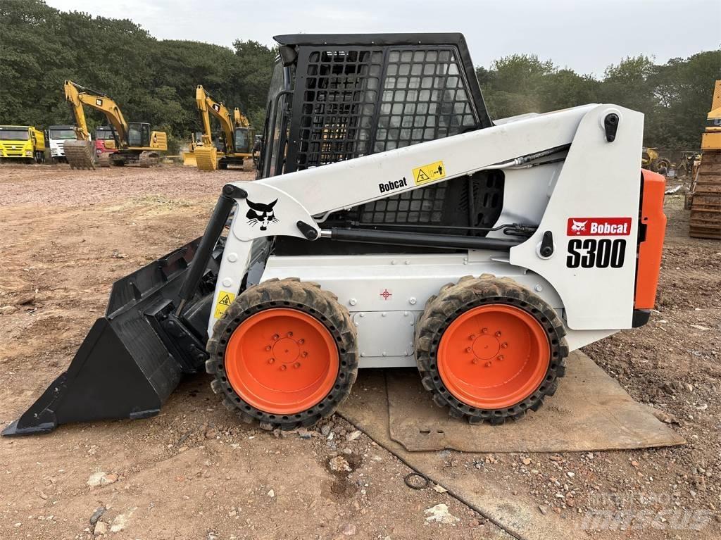 Bobcat S300 滑移装载机