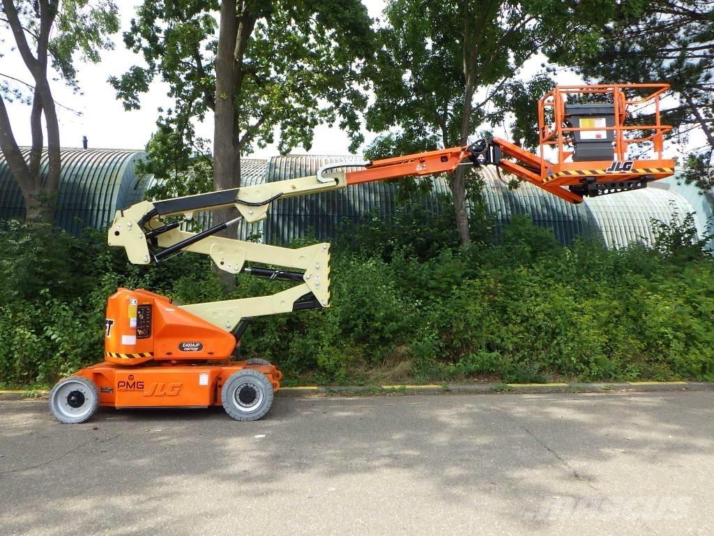 JLG E400AJPN 曲臂高空工作平台