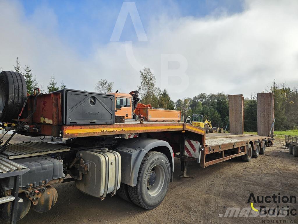 Faymonville STN-30 侧帘半挂车