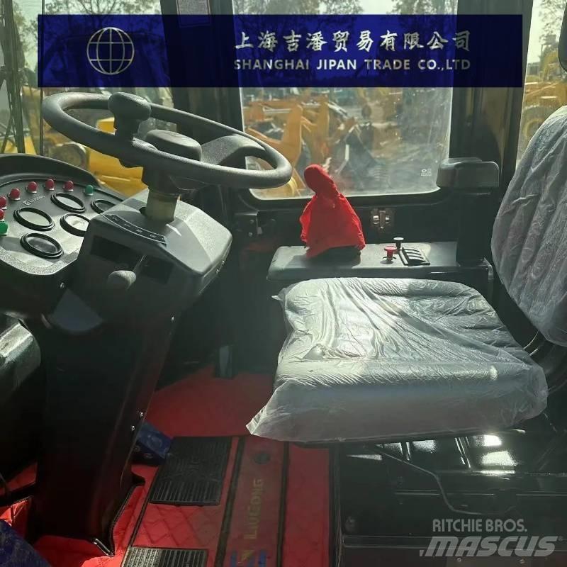 LiuGong CLG 836 轮式装载机