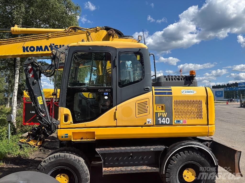 Komatsu PW 140-7 轮式挖掘机