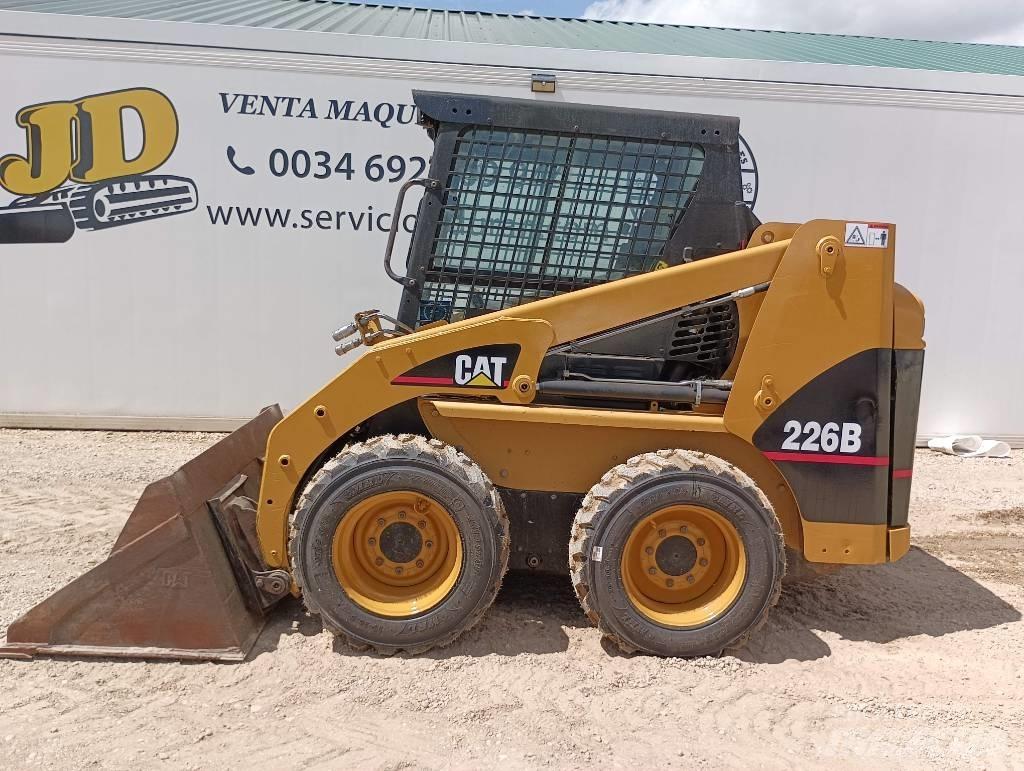 CAT 226 B 滑移装载机