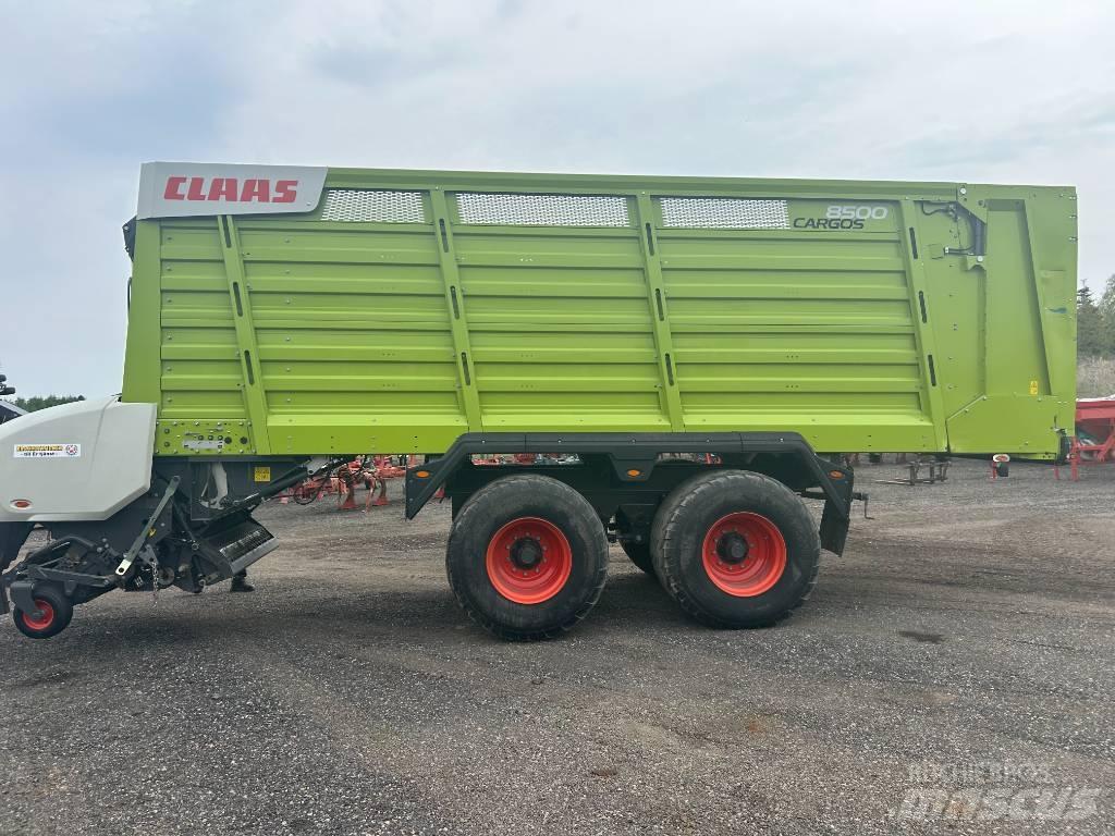 CLAAS Cargos 8500 自动装载拖车