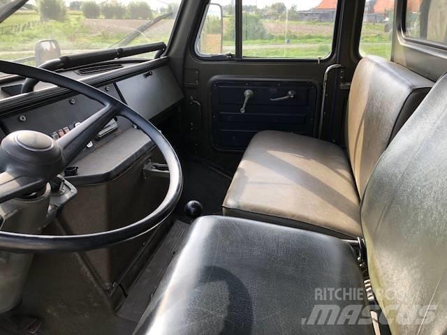 MAN 11-136 4T 4x4 厢式货车