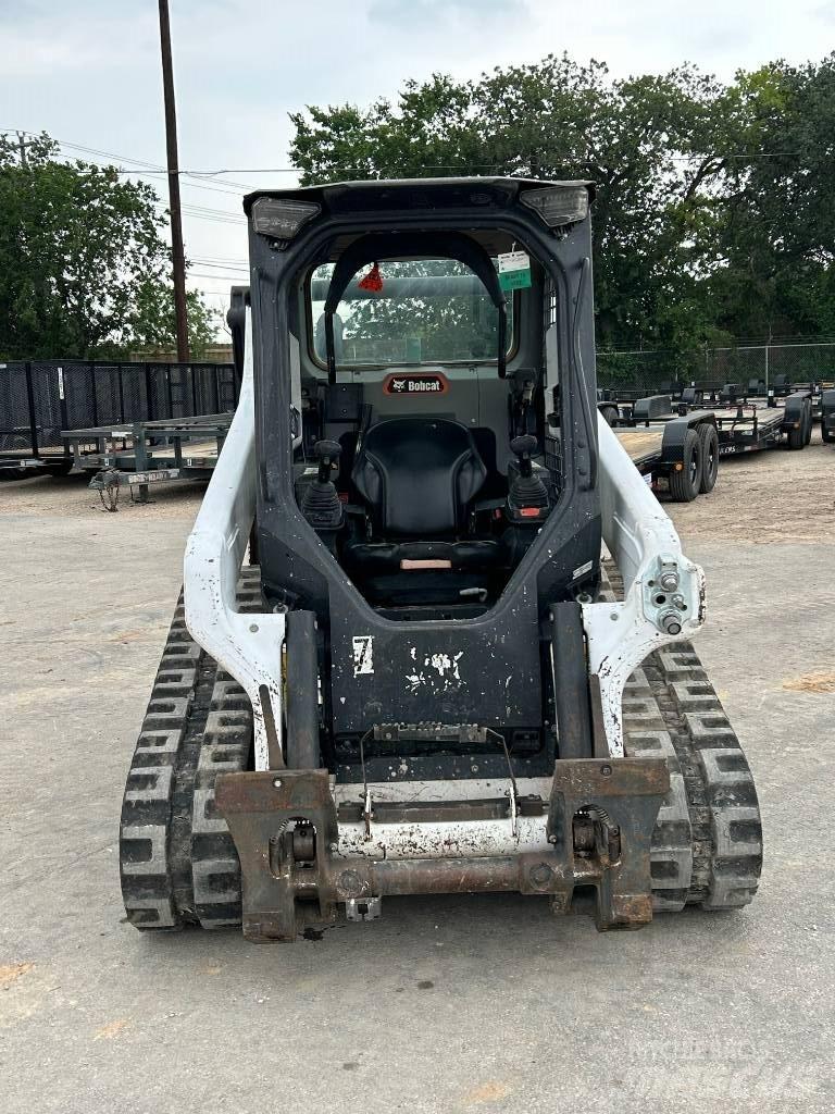 Bobcat T64 滑移装载机