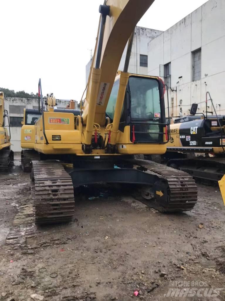 Komatsu pc200-7 履带挖掘机
