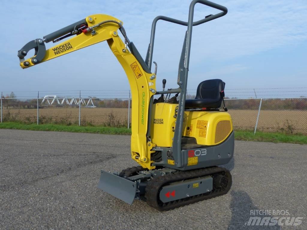 Wacker Neuson 803 小型挖掘机