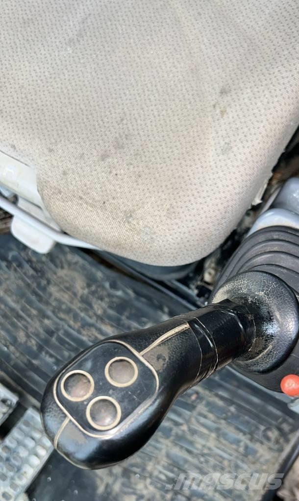 Hitachi ZX 135 US-6 履带挖掘机