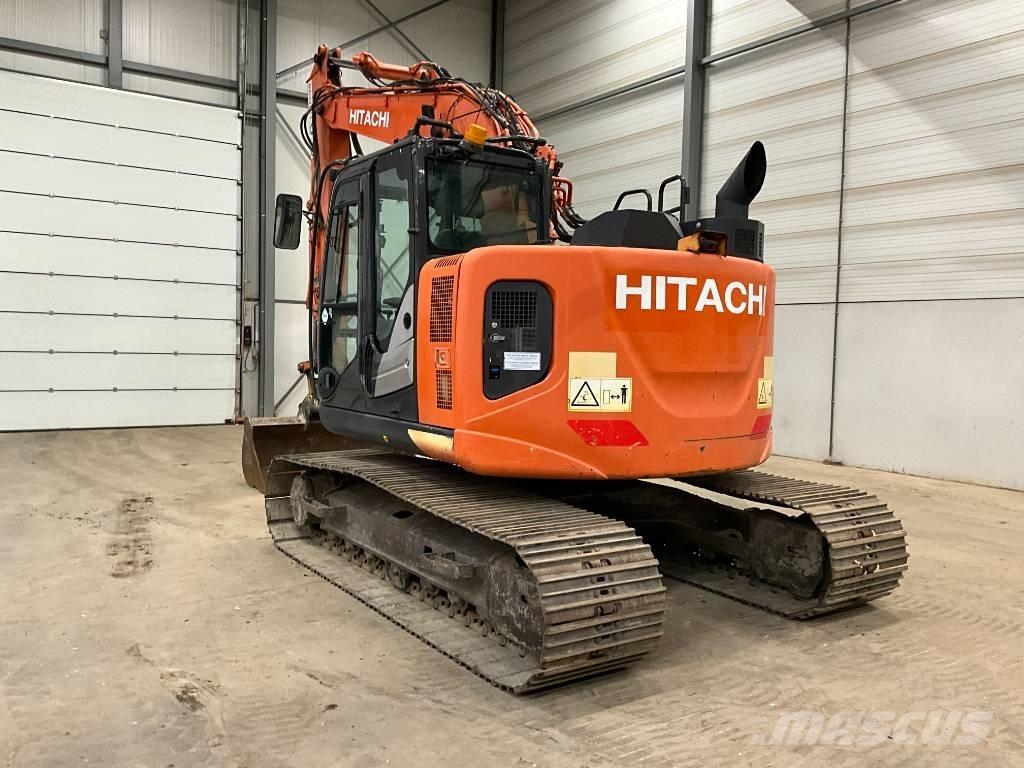 Hitachi ZX 135 US-6 履带挖掘机