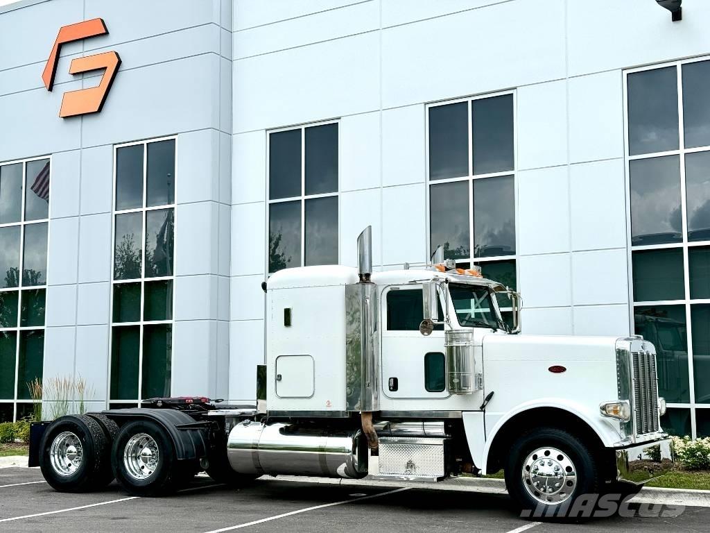 Peterbilt 388 牵引车