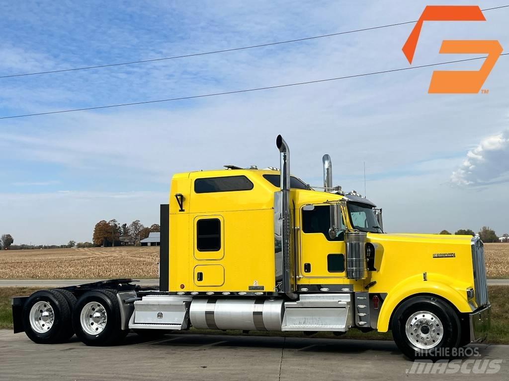 Kenworth W 900 牵引车