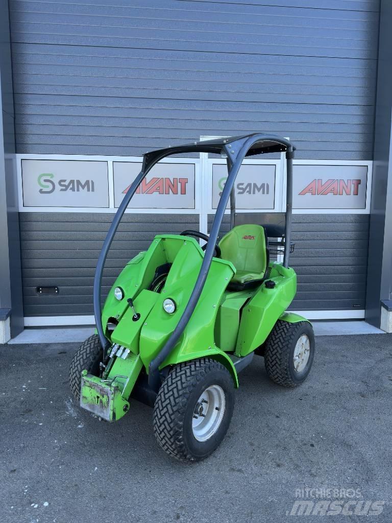 Avant 220 滑移装载机