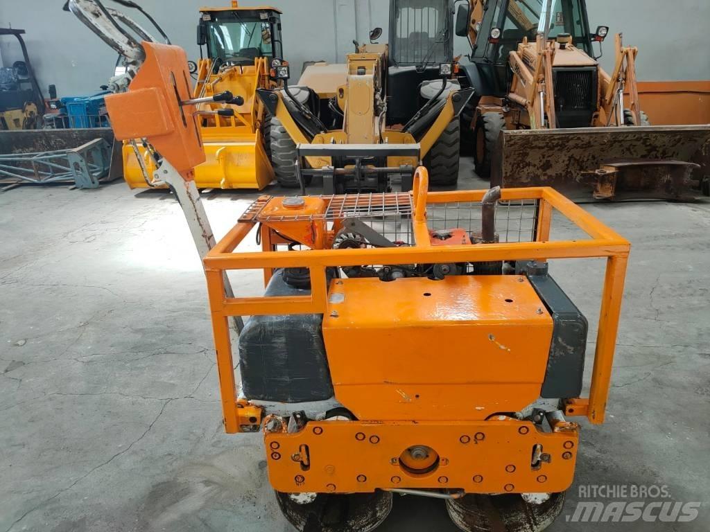 Bobcat BT 750 双轮压路机