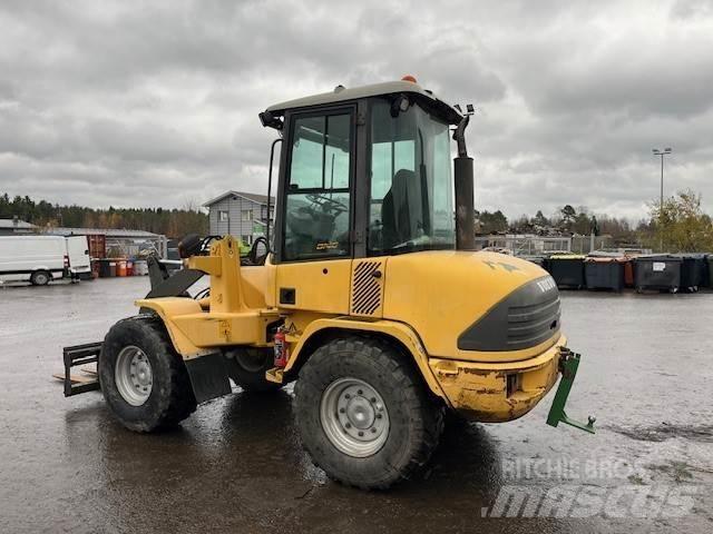 Volvo L30B-Z/S 轮式装载机