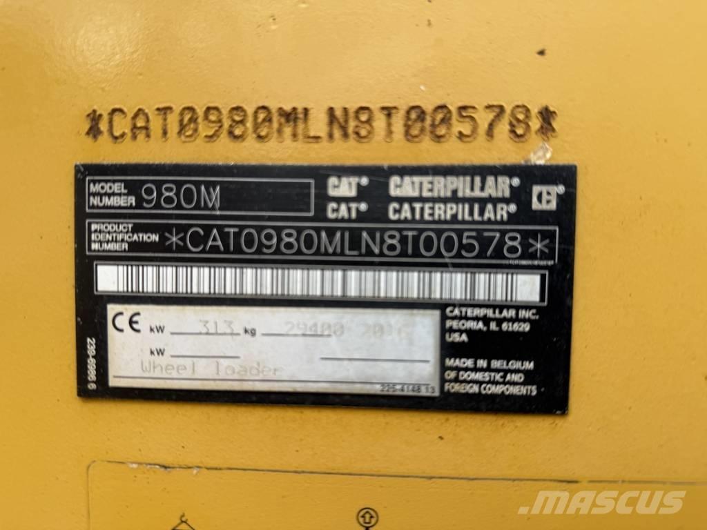 CAT 980M shovel + Bak 轮式装载机