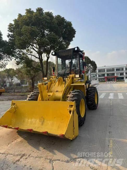 Komatsu WA 100 轮式装载机