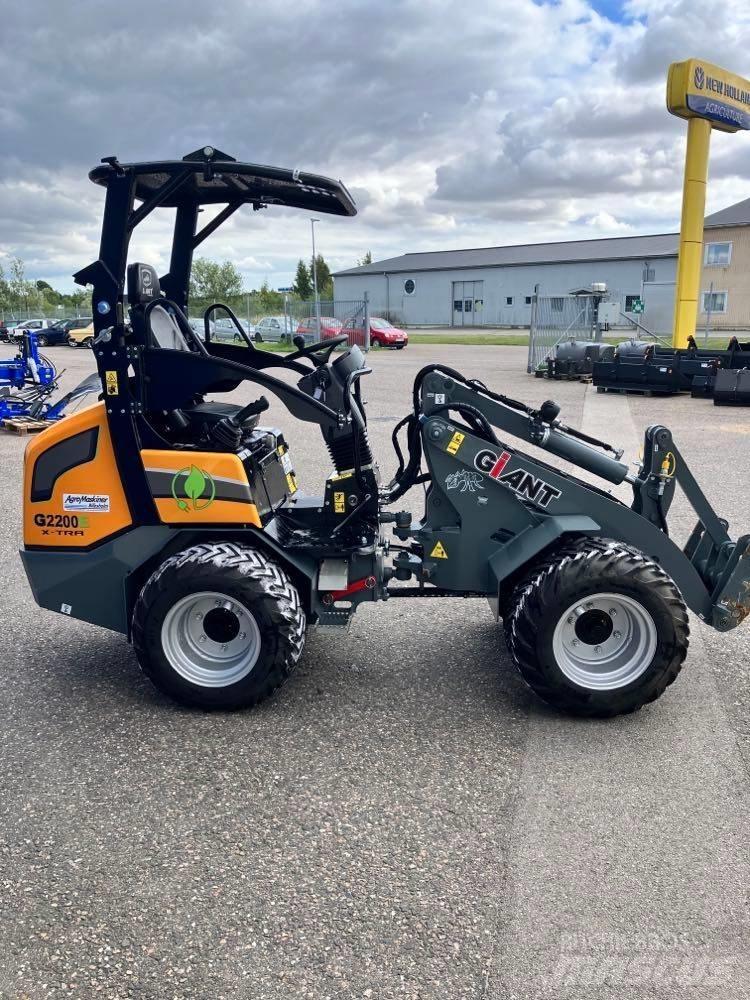  Demokörd GiANT 2200E 多功能装载机