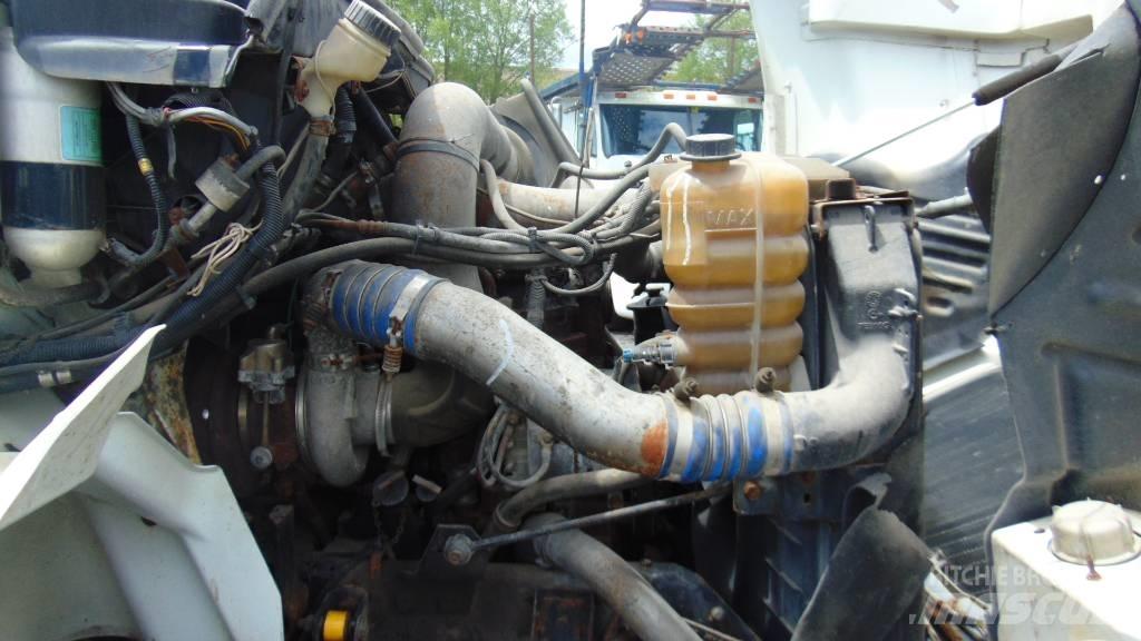 International 8600 牵引车