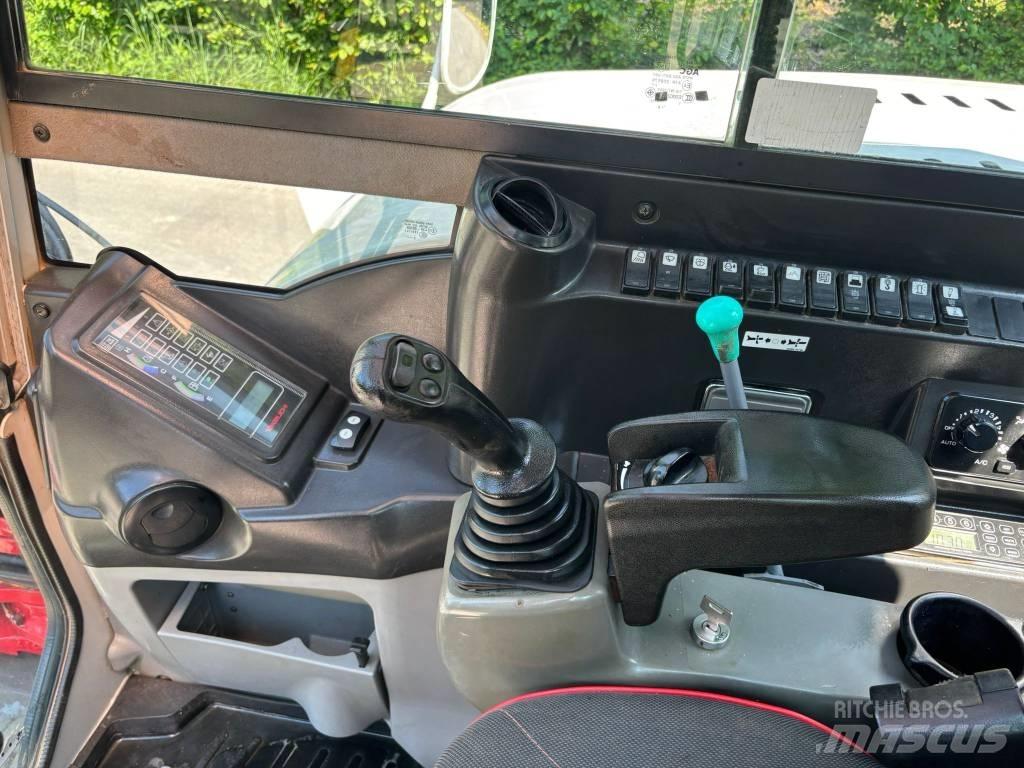 Takeuchi TB 290 中型挖掘机