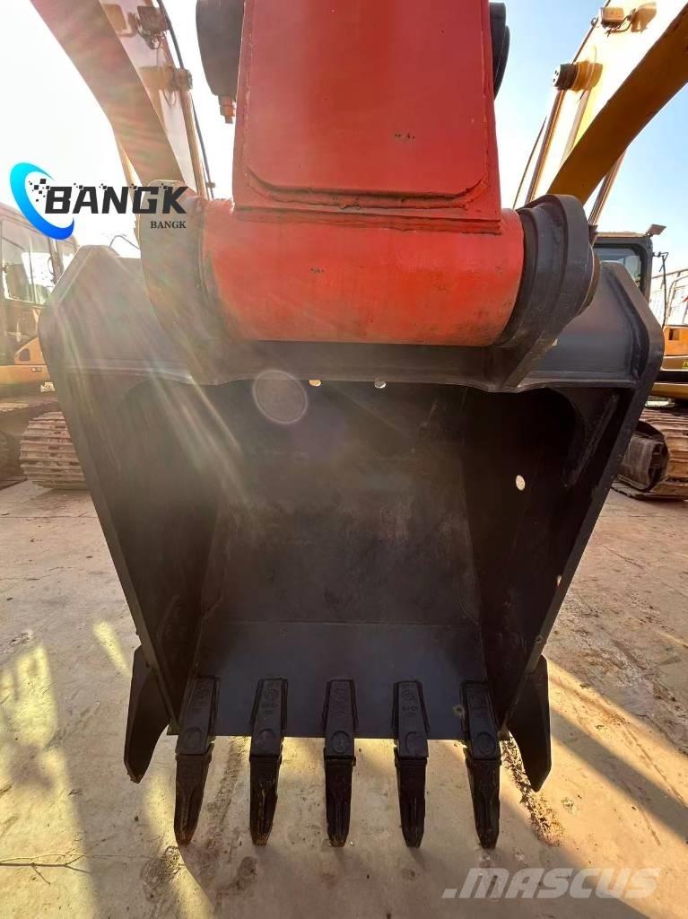 Hitachi ZX 240 履带挖掘机