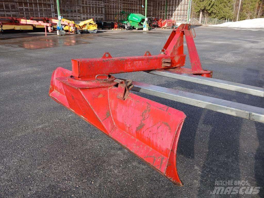 Vama 250 J 刮路机