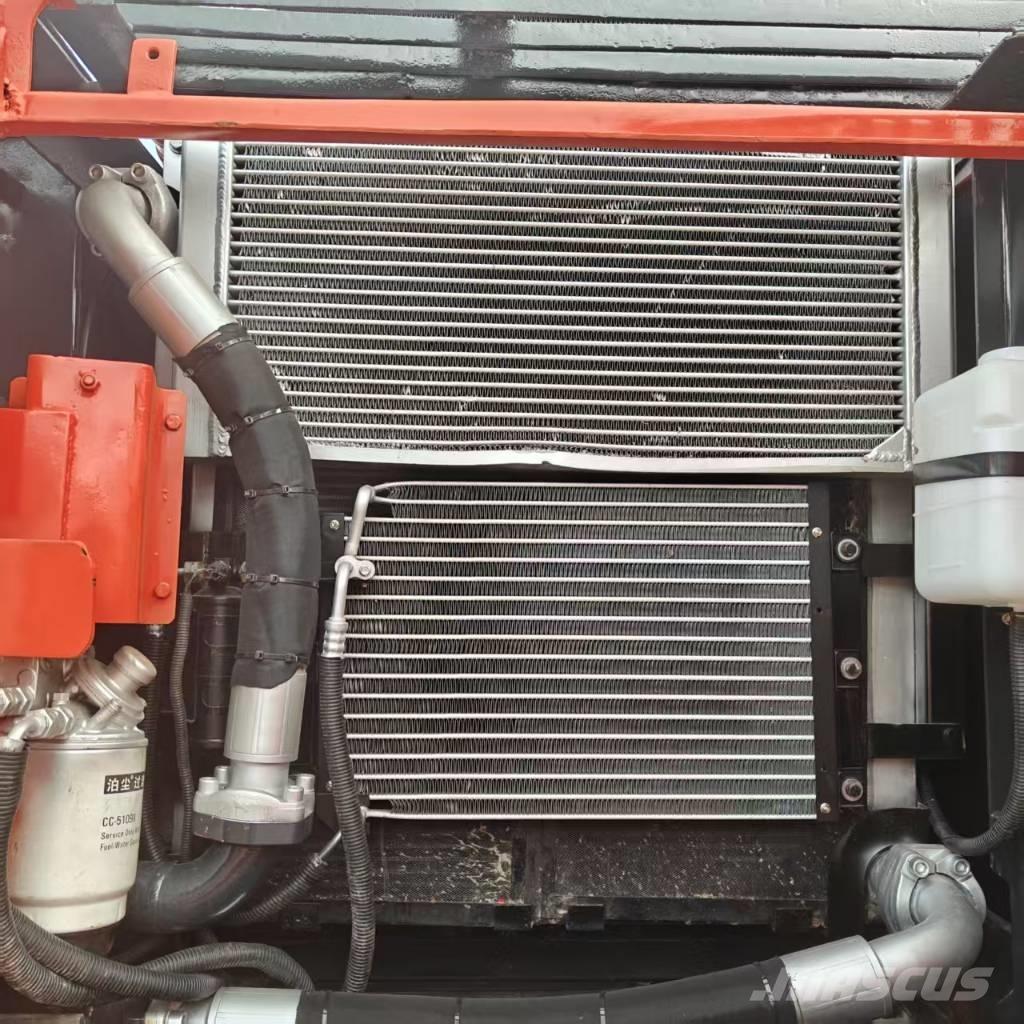Doosan DX 225 LCA 履带挖掘机